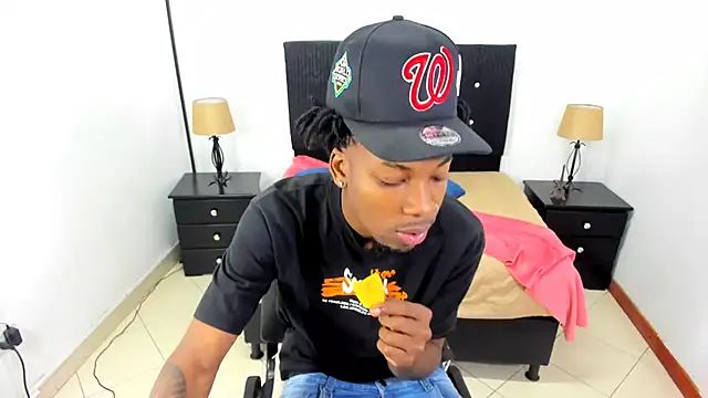 Snapshot of maikol_monstercock chatting on 30, 9, 2025 maikol monstercock online show from 30, 9, 2025