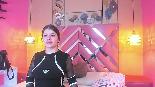 Snapshot of SweetMichel_ chatting on 14, 11, 2025 SweetMichel online show from 14, 11, 2025