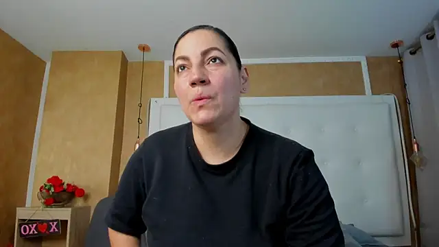 Heidy milf online show from 19, 6, 2026