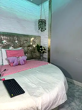 Snapshot of jhade_fox chatting on 22, 11, 2025 jhade fox online show from 22, 11, 2025