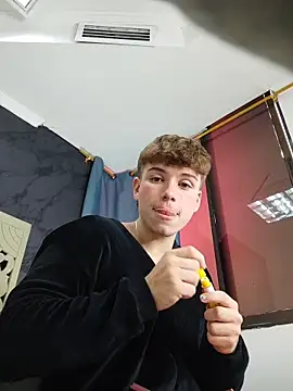 Snapshot of TaylerWhite chatting on 16, 11, 2025 TaylerWhite online show from 16, 11, 2025