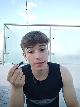 Snapshot of TaylerWhite chatting on 22, 11, 2025 TaylerWhite online show from 22, 11, 2025