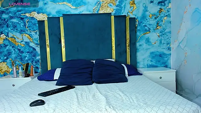 Snapshot of TaylerWhite chatting on 24, 11, 2025 TaylerWhite online show from 24, 11, 2025