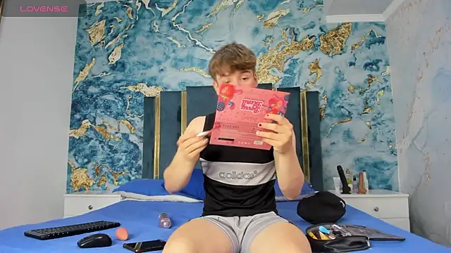 Snapshot of TaylerWhite chatting on 1, 12, 2025 TaylerWhite online show from 1, 12, 2025