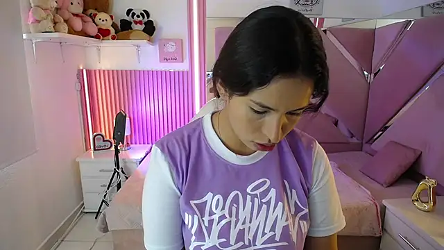 Mia garcia28 online show from 4, 2, 2026