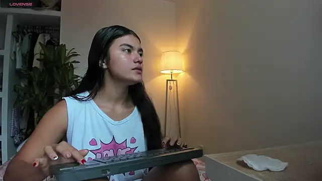 Snapshot of ikaweri chatting on 9, 10, 2025 ikaweri online show from 9, 10, 2025