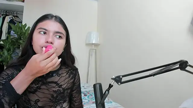 Snapshot of ikaweri chatting on 23, 10, 2025 ikaweri online show from 23, 10, 2025