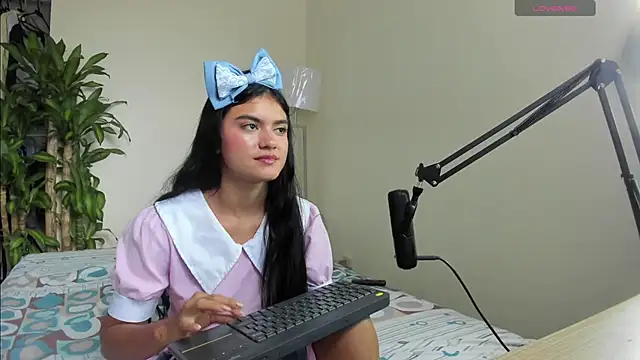 Snapshot of ikaweri chatting on 3, 11, 2025 ikaweri online show from 3, 11, 2025