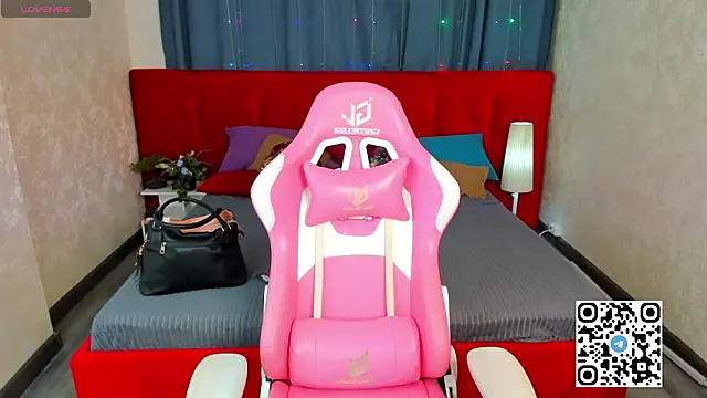 Snapshot of Mia_E1fie chatting on 8, 2, 2026 Mia E1fie online show from 8, 2, 2026