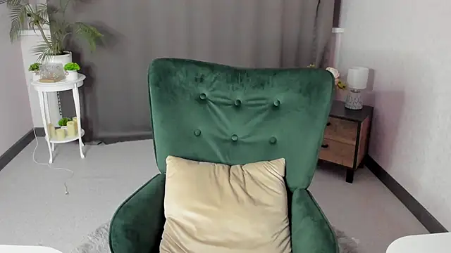 cute luucy online show from 19, 1, 2026