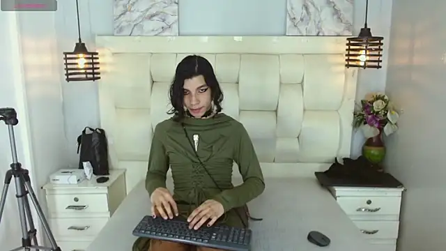 Atley Dolly online show from 7, 4, 2026