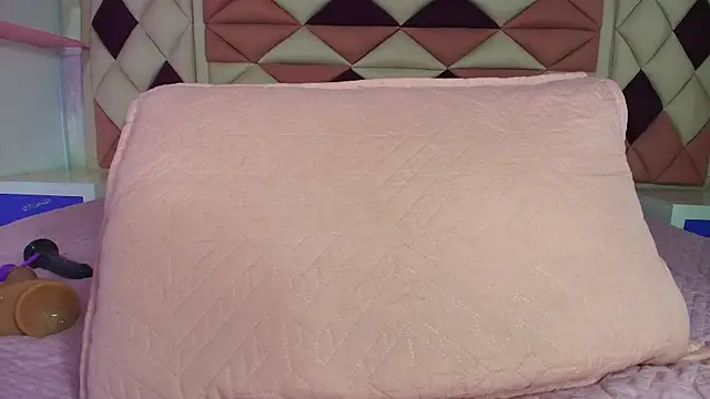 valecastro  online show from 3, 10, 2025