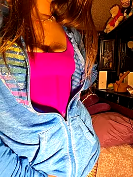 Snapshot of xXKnifeRiderXx chatting on 23, 10, 2025 xXKnifeRiderXx online show from 23, 10, 2025