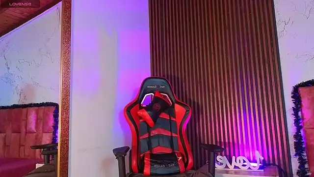 Snapshot of SpicyDemons chatting on 23, 10, 2025 SpicyDemons online show from 23, 10, 2025