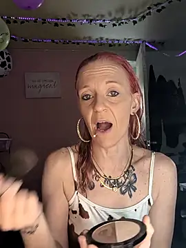 Snapshot of Purple2StayThnxx chatting on 16, 9, 2025 Purple2StayThnxx online show from 16, 9, 2025