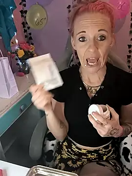 Snapshot of Purple2StayThnxx chatting on 20, 9, 2025 Purple2StayThnxx online show from 20, 9, 2025