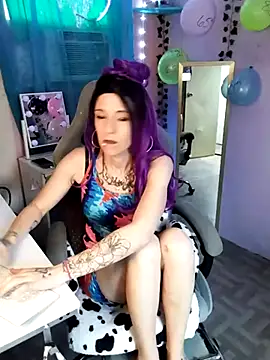 Snapshot of Purple2StayThnxx chatting on 27, 9, 2025 Purple2StayThnxx online show from 27, 9, 2025