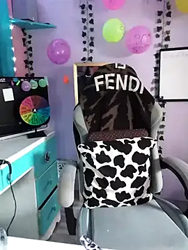 Snapshot of Purple2StayThnxx chatting on 5, 10, 2025 Purple2StayThnxx online show from 5, 10, 2025