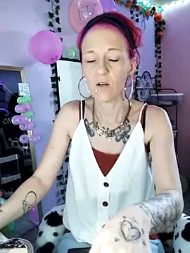 Snapshot of Purple2StayThnxx chatting on 10, 10, 2025 Purple2StayThnxx online show from 10, 10, 2025