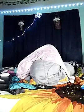 Snapshot of Purple2StayThnxx chatting on 7, 11, 2025 Purple2StayThnxx online show from 7, 11, 2025