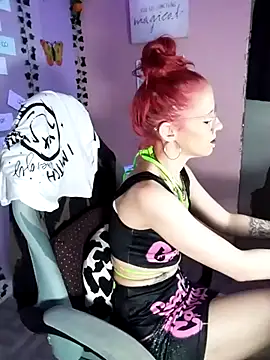 Snapshot of Purple2StayThnxx chatting on 17, 11, 2025 Purple2StayThnxx online show from 17, 11, 2025