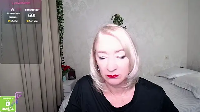 Snapshot of hunters_woman chatting on 9, 9, 2025 hunters woman online show from 9, 9, 2025