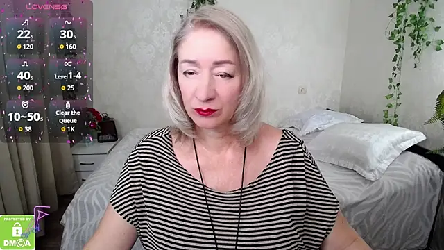 Snapshot of hunters_woman chatting on 8, 10, 2025 hunters woman online show from 8, 10, 2025