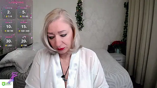 hunters woman online show from 7, 5, 2026