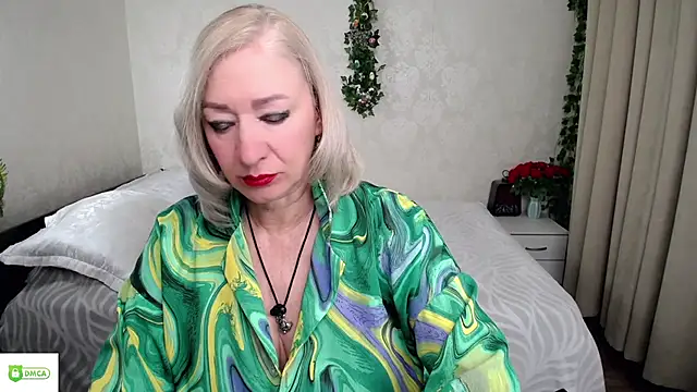 hunters woman online show from 13, 5, 2026