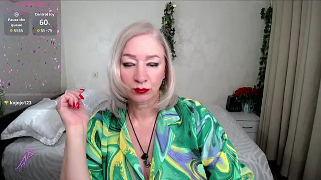 hunters woman online show from 31, 5, 2026