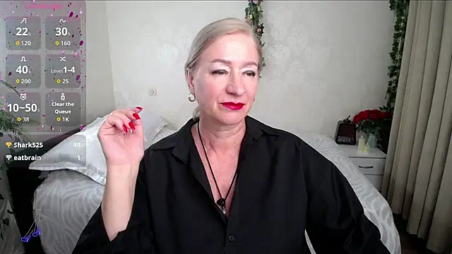 Snapshot of hunters_woman chatting on 6, 7, 2026 hunters woman online show from 6, 7, 2026