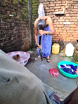 Snapshot of RAYI_Queen_3 chatting on 6, 10, 2025 RAYI Queen 3 online show from 6, 10, 2025