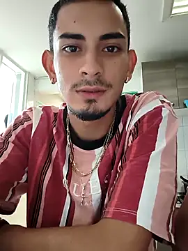 Snapshot of Exlifer chatting on 8, 4, 2026 Exlifer online show from 8, 4, 2026