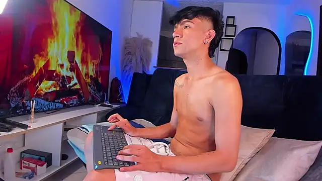 Snapshot of Steven_baby69 chatting on 2, 10, 2025 Steven baby69 online show from 2, 10, 2025