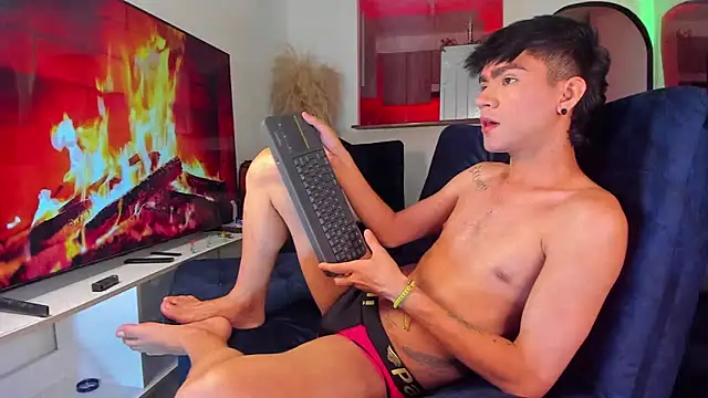 Snapshot of Steven_baby69 chatting on 19, 10, 2025 Steven baby69 online show from 19, 10, 2025