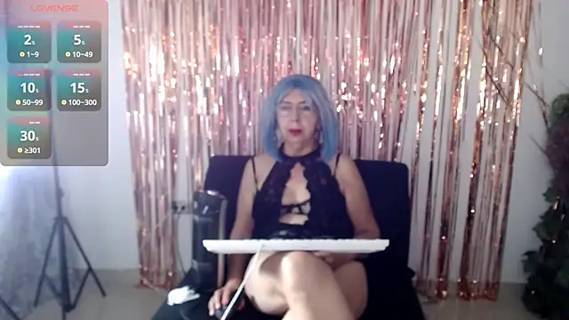 Snapshot of ruth_blue21 chatting on 12, 9, 2025 ruth blue21 online show from 12, 9, 2025