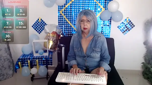Snapshot of ruth_blue21 chatting on 22, 9, 2025 ruth blue21 online show from 22, 9, 2025