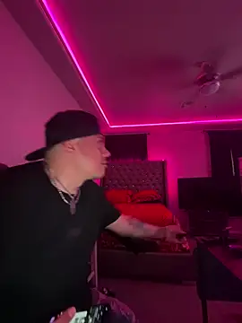 Snapshot of Ranthru13 chatting on 17, 12, 2025 Ranthru13 online show from 17, 12, 2025