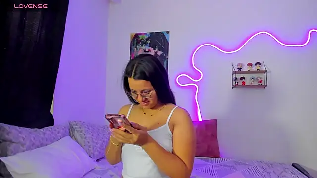 Dilan and Mia online show from 6, 1, 2026