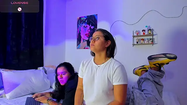 Dilan and Mia online show from 4, 2, 2026