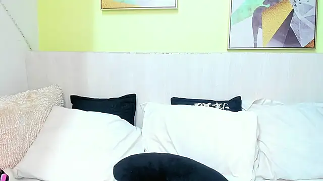 MiahCornell  online show from 23, 11, 2025