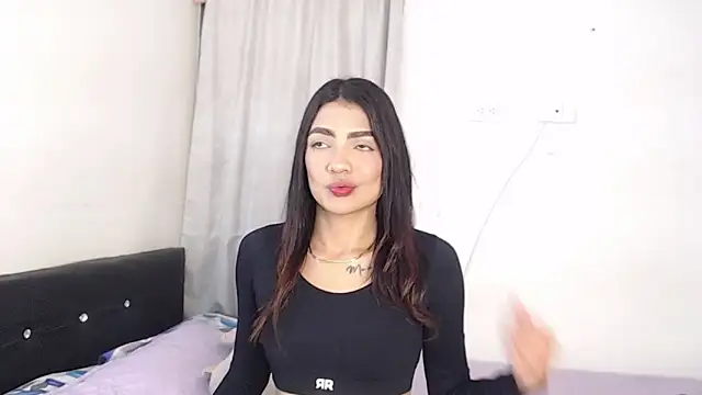 MiahCornell  online show from 21, 4, 2026