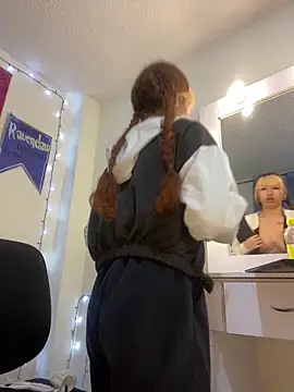 Sallem Pink online show from 2, 10, 2025