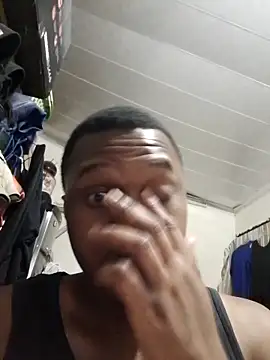 Snapshot of Moet_Chandon chatting on 5, 10, 2025 Moet Chandon online show from 5, 10, 2025