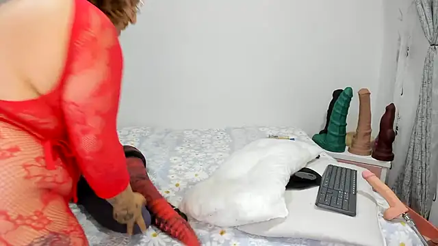 charlloteevans X online show from 18, 4, 2026