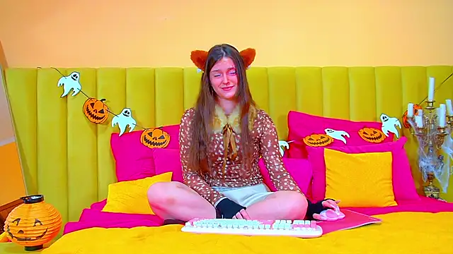 Snapshot of JessicaJewells chatting on 28, 10, 2025 JessicaJewells online show from 28, 10, 2025