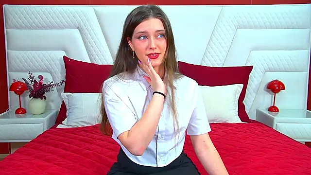 Snapshot of JessicaJewells chatting on 8, 11, 2025 JessicaJewells online show from 8, 11, 2025