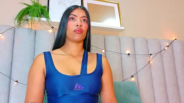 Snapshot of RiriiBrunette__ chatting on 19, 12, 2025 RiriiBrunette online show from 19, 12, 2025