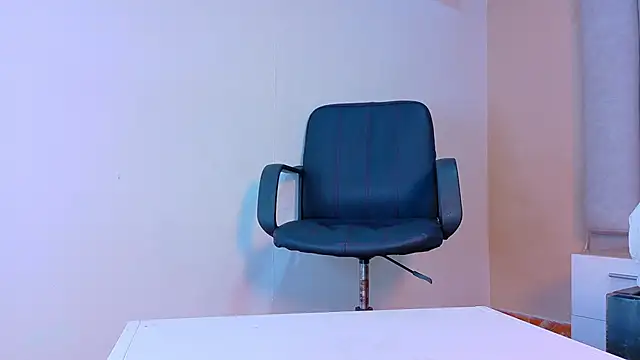 Snapshot of RiriiBrunette__ chatting on 16, 1, 2026 RiriiBrunette online show from 16, 1, 2026