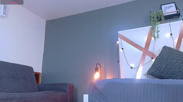 Snapshot of RiriiBrunette__ chatting on 16, 2, 2026 RiriiBrunette online show from 16, 2, 2026